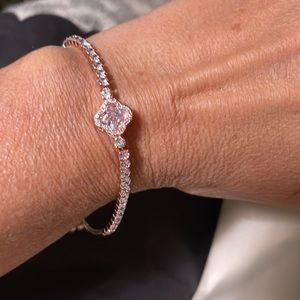 Women’s rose gold rhinestone crystal adjustable bracelet